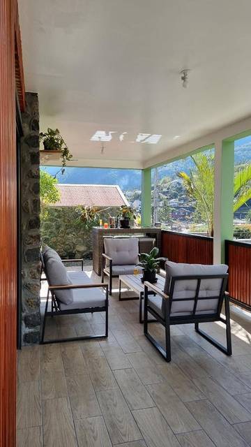 Maison d’hôte pour 4 personnes, avec jardin ainsi que terrasse et vue à Cilaos