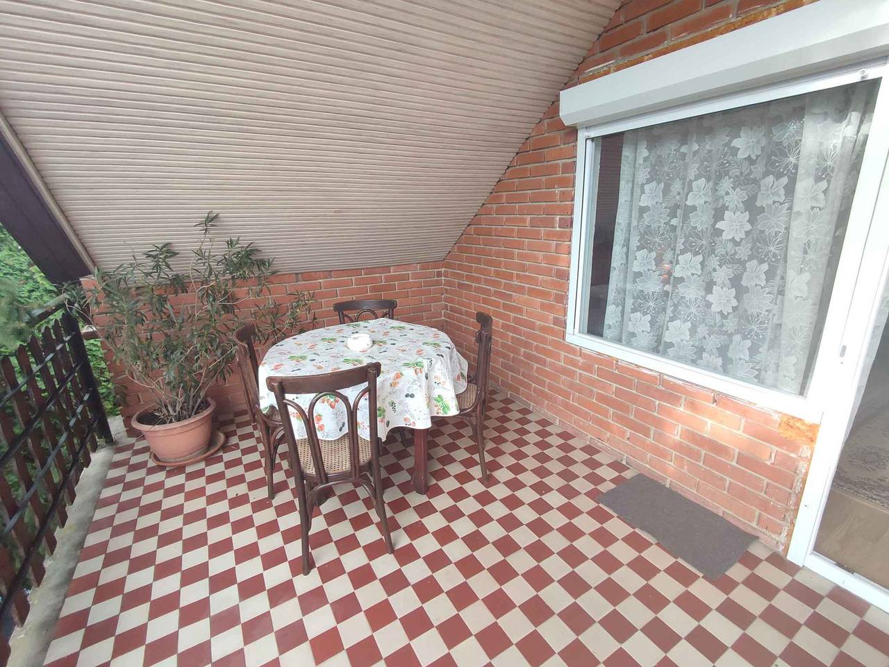Ganze Ferienwohnung, Ferienwohnung in ruhiger Lage mit Wanderweg in der Nähe  in Balatonföldvar, Plattensee Südufer