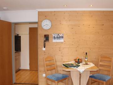 Ferienwohnung für 2 Personen, mit Garten und Balkon, kinderfreundlich in Oberbayern