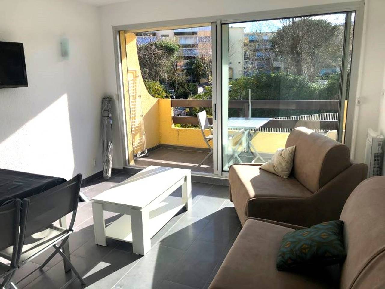 Entire apartment, Apartment in Argelès-sur-Mer, 4/5 people, pool, parking in La Côte Vermeille, Argelès-sur-Mer