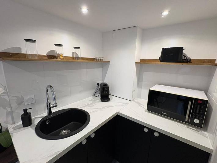 Gîte pour 2 personnes, avec piscine et jardin à Aimargues - 4