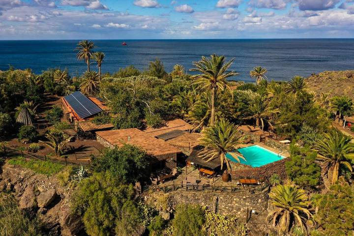 Casa rural para 3 personas, con vistas además de jardín y piscina, Se admiten mascotas - 1