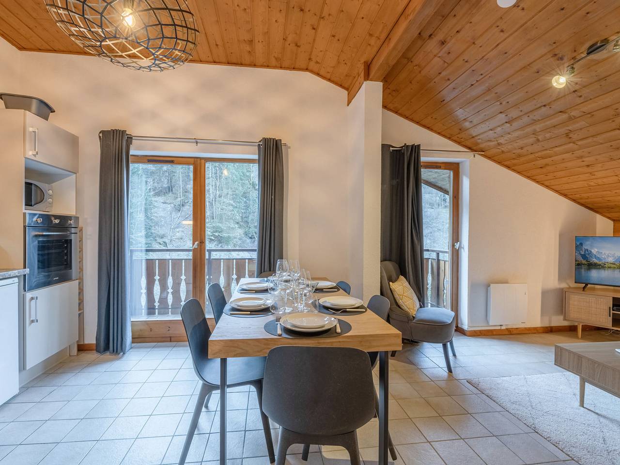 Appartement entier, Appartement T4 à Morzine, au pied du téléphérique de Nyon, 6 pers, balcon, parking, animaux admis in Morzine, Les Portes du Soleil