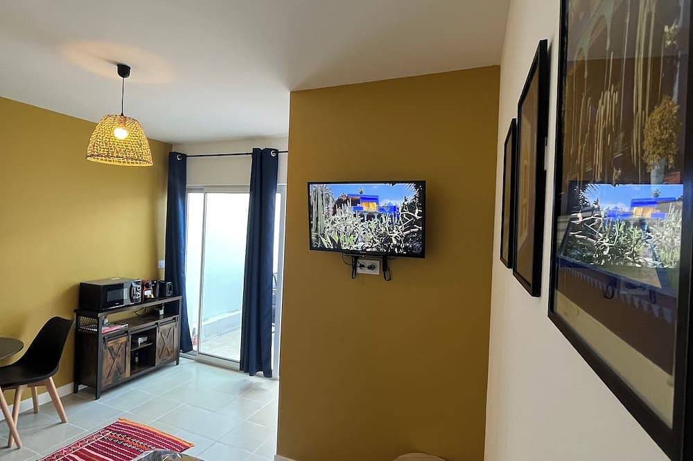 Entire apartment, La Petite Majorelle in Libourne, Libourne region