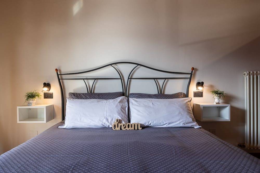 Entire apartment, View lake Al Forte apartment @Nago-Torbole in Nago-Torbole, Garda Mountains