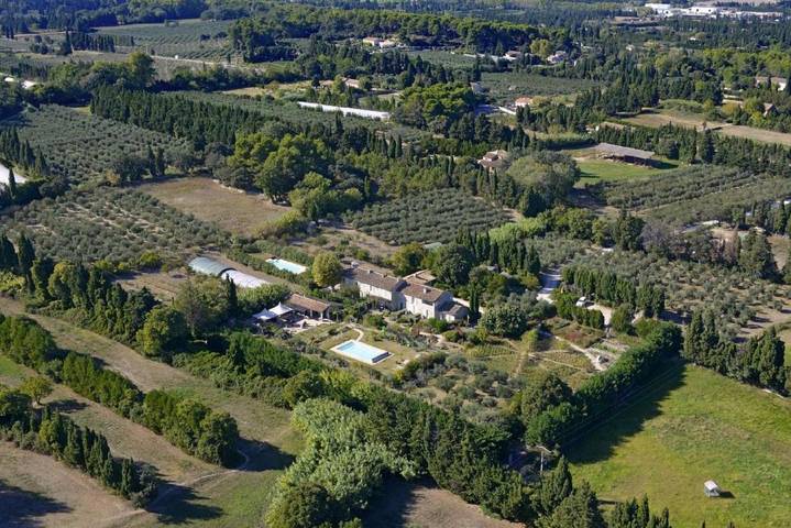 Appartement de vacances pour 4 personnes, avec Terrasse et Jardin ainsi que Piscine et Vue à Saint-Rémy-de-Provence - 2