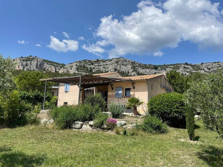Chalet para 11 personas, con vistas además de jardín y piscina - 1
