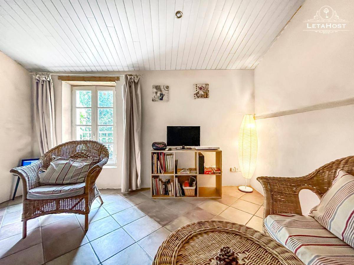 Charme rustique avec jardin privé "Au Pastel" in Soupex, Région de Carcassonne
