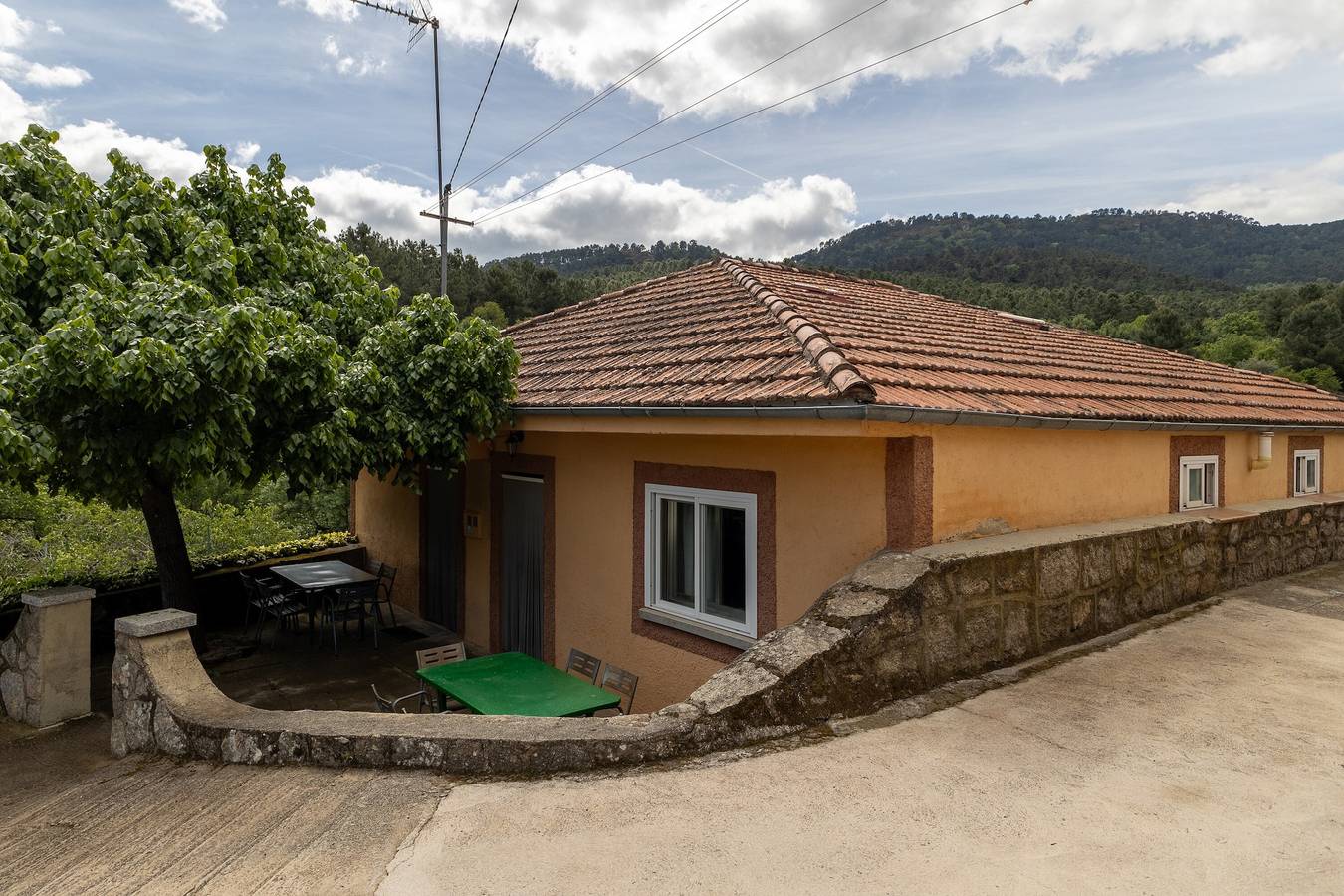 Maison Rurale Alberche A – Jardin, Vue sur le lac Burguillo & la Sierra de Gredos in El Barraco, Réservoir de El Burguillo