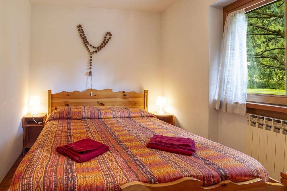 Appartamento intero, Incantevole appartamento per 6 ospiti con Wifi, Tv, terrazza e parcheggio in Campodolcino (Borgo), Campodolcino