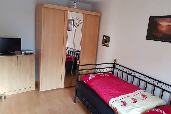 Ganze Wohnung, 54qm-große im Eg gelegene Ferienwohnung mit 4 Zimmern in Fürth, Franken