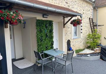 Gîte pour 2 personnes, avec terrasse dans Moisenay