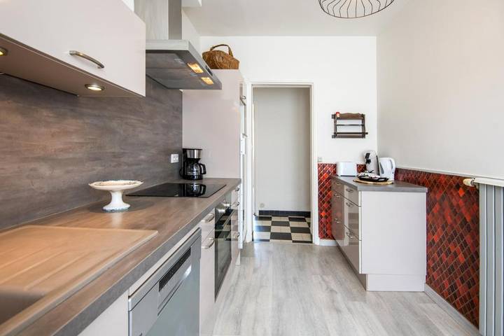 Gîte pour 8 personnes, avec vue et jardin, animaux acceptés à Aguessac - 4