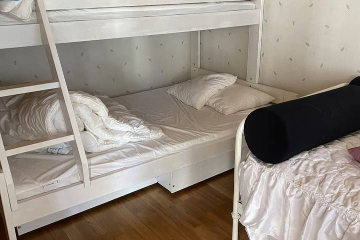 Gut ausgestattetes Sommerhaus nahe Strand, bestehend aus drei Häusern. 10 Betten. in Lilla Frö, Öland