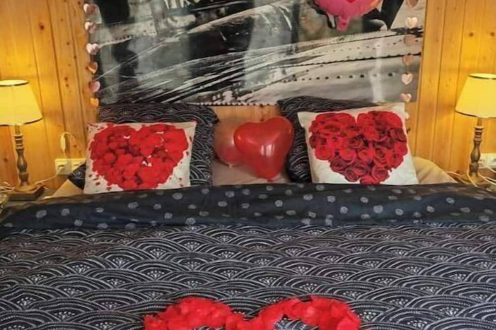 Cottage Romantique, son Jacuzzi Privatif, Piscine in Rillieux-la-Pape, Lyon region