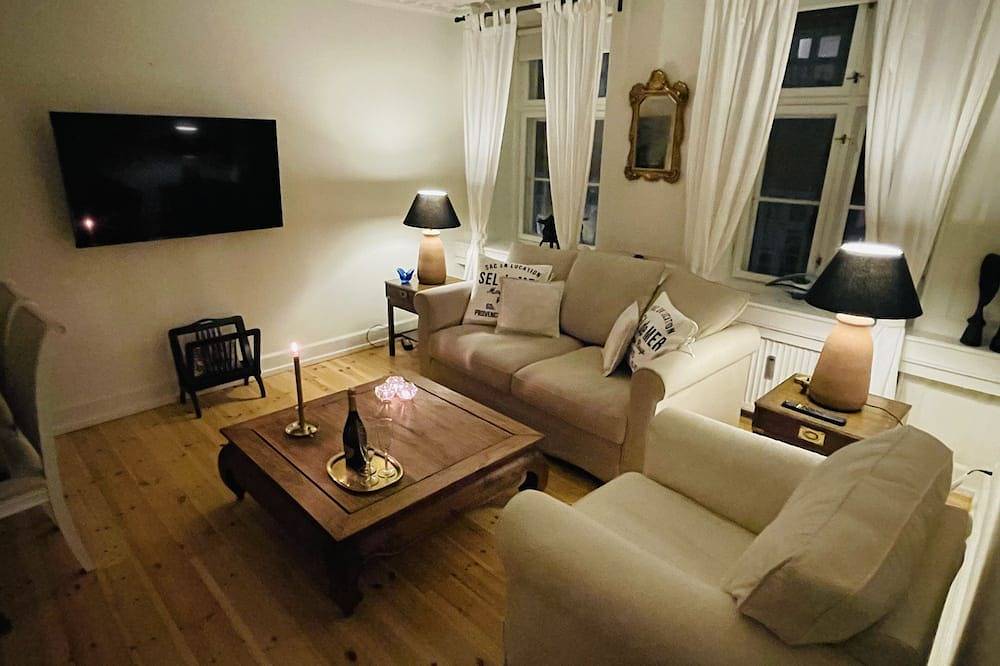 Entire apartment, Fiddle House: Your chic and charming residence in the heart of Copenhagen! in Copenhagen City, Copenhagen