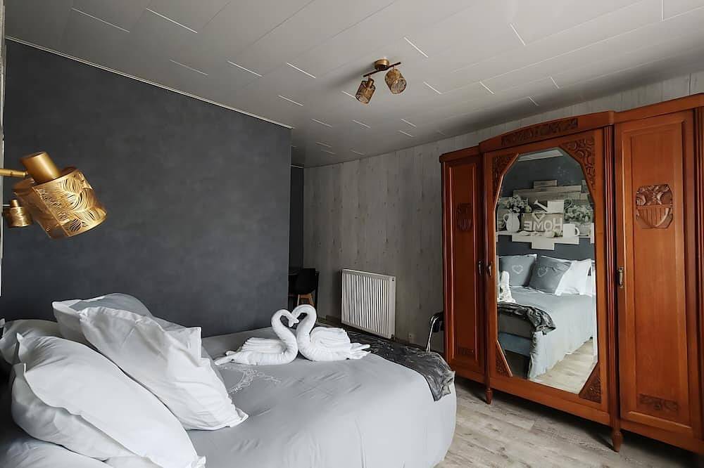 Entire apartment, Furnished T2 Apartment – Domaine Du Bouleau with Shared Garden, Wi-Fi & Air Conditioning in La Vôge-les-Bains, Épinal region