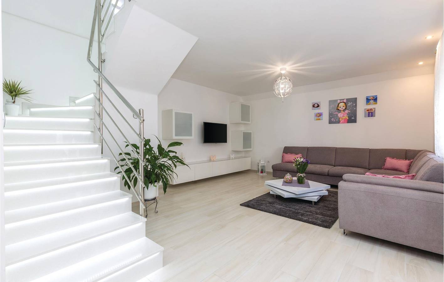 Geräumige Ferienwohnung mit Terrasse, WLAN und Parkplatz in der Nähe des Stadtzentrums von Grizane in Grizane, Primorje-Gorski Kotar