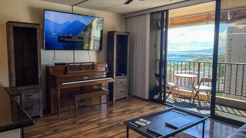 Ferieleilighet for 2 personer, med badebasseng og sauna i tillegg til hage i Waikiki