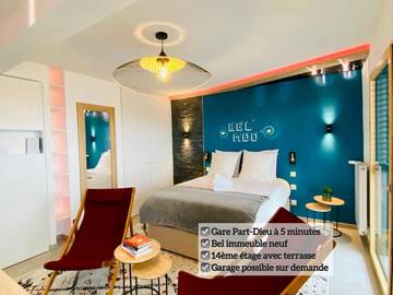 Gîte pour 3 personnes, avec vue et terrasse dans Gare de Lyon Part Dieu
