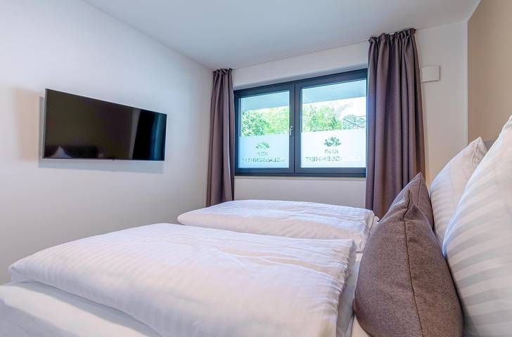 Ganze Wohnung, 5 Sterne Ferienapartment "Frau Hummel" am Krakower See in Krakow am See, Naturpark Nossentiner/Schwinzer Heide
