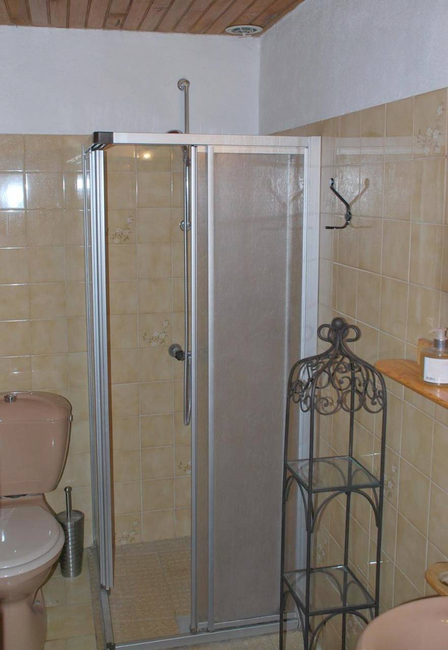 Double Room with Balcony in Issirac, Région de Nîmes