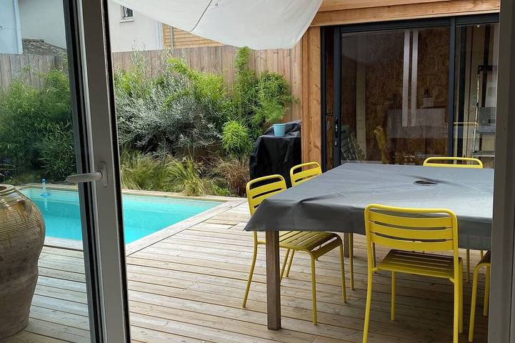 Location de vacances pour 8 personnes, avec piscine et jardin dans Plage du Mauret