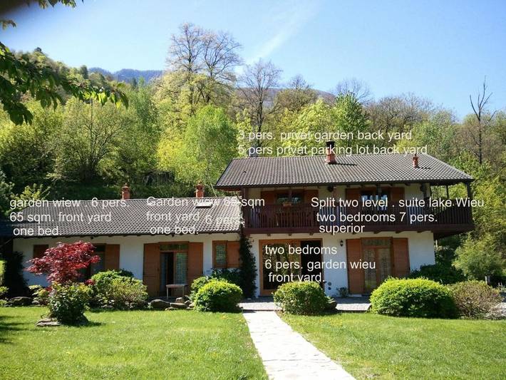 Agriturismo per 5 persone, con Balcone e Terrazza nonché Giardino e Vista lago a Colico