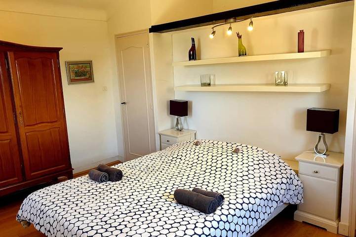 Location de vacances pour 8 personnes, avec jardin et terrasse à Tourtour - 2