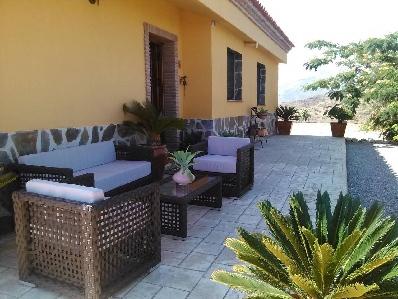 "Villa Calena" mit Garten in Itrabo, Costa Tropical