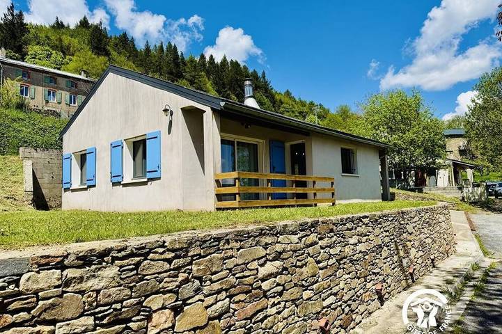 Location de vacances pour 4 personnes, avec Terrasse et Jardin dans Pic de Nore