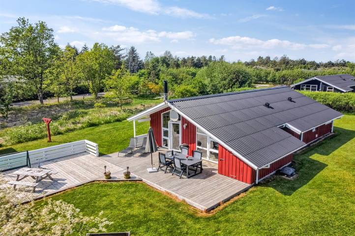 Vakantiehuis voor 6 personen, with whirlpool and sauna as well as terras in Tversted