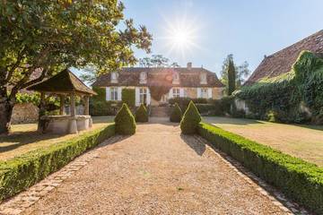 Cottage pour 11 personnes, avec vue et piscine à Liorac-sur-Louyre