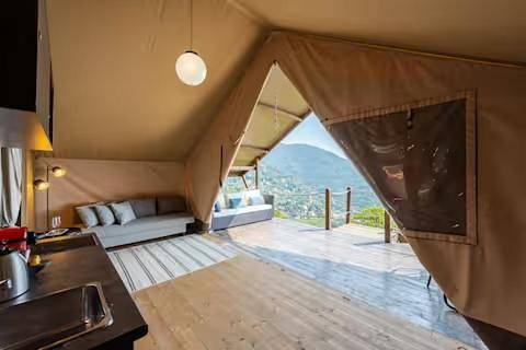 Camping für 6 Personen, mit Pool und Garten sowie Ausblick in Ligurien