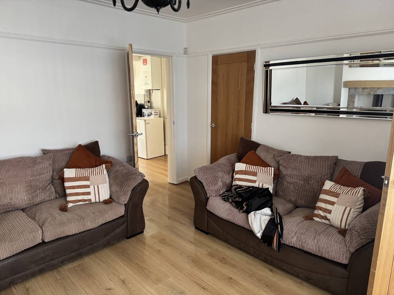 Knotty Ash - 3 Beds - Sleeps 6 - On-Site Parking in Liverpool, Merseyside