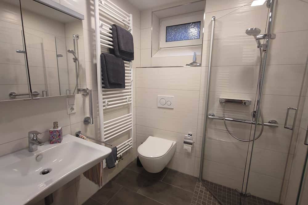 Ganze Wohnung, Schöne zentrumsnahe Ferienwohnung mit großer Terrasse in Bad Camberg in Bad Camberg, Landkreis Limburg-Weilburg