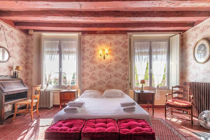 Location de vacances pour 10 personnes, avec terrasse et jardin à Nazelles-Négron - 3