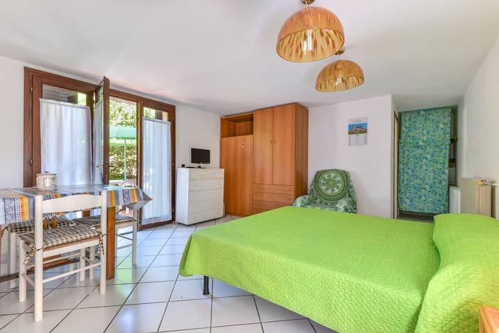 Estudio entero, Apartamento estudio 'Monolocale Nel Verde' con terraza privada, jardín compartido y Wi-Fi in Marciana Marina, Archipiélago Toscano