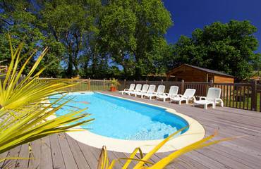 Gîte pour 8 personnes, avec piscine ainsi que terrasse et jardin à Aragon