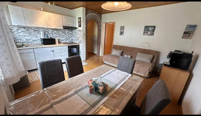 Ferienwohnung für 8 Personen, mit Terrasse und Garten sowie Ausblick in Untermeitingen