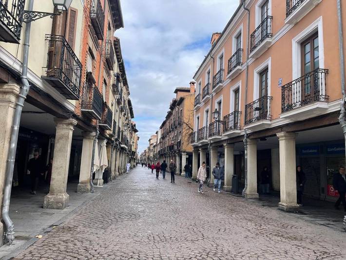 Apartamento para 6 personas, con vistas y terraza en Alcalá de Henares