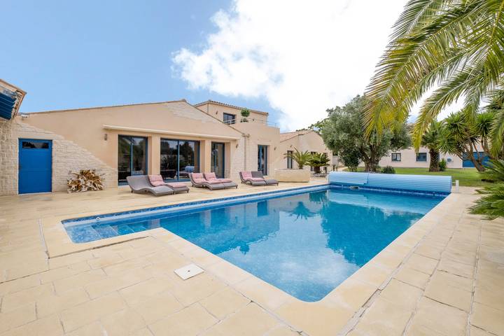 Casa de vacaciones para 10 personas, con jacuzzi además de jardín y piscina, Se admiten mascotas - 1