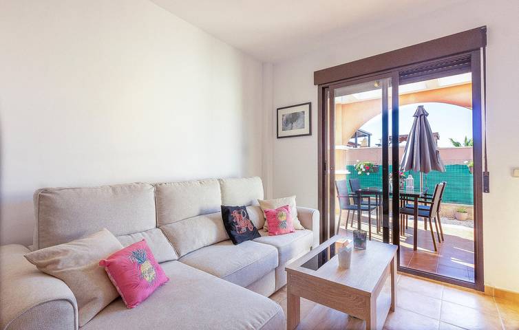 Gemütliches 120 qm Apt. mit AC, Pool, Parkplatz, WiFi in der Nähe von El Mojón Beach in Isla Plana, Cartagena