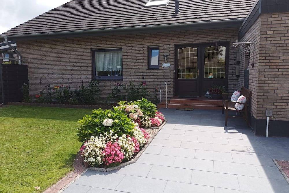 Ganze Wohnung, Ferienwohnung \"Amselnest\" mit Balkon in Wiesmoor, Landkreis Aurich