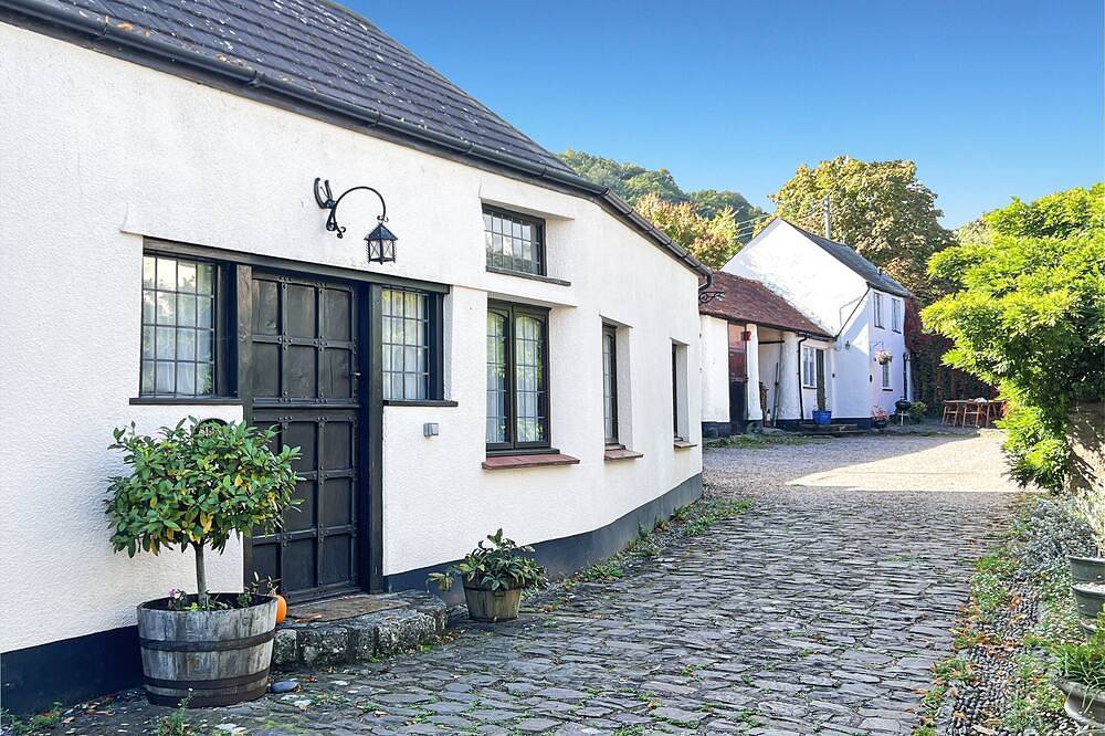 Log Cabin for 4 People in Minehead, Exmoor