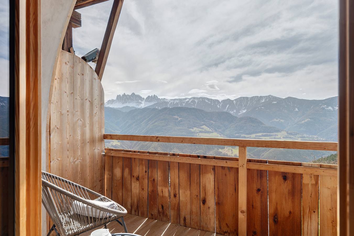 Hel studio-lejlighed, Studio 'Pavilion Water' with Mountain View, Shared Terrace and Wi-Fi in Feldthurns, Dolomiti Superski