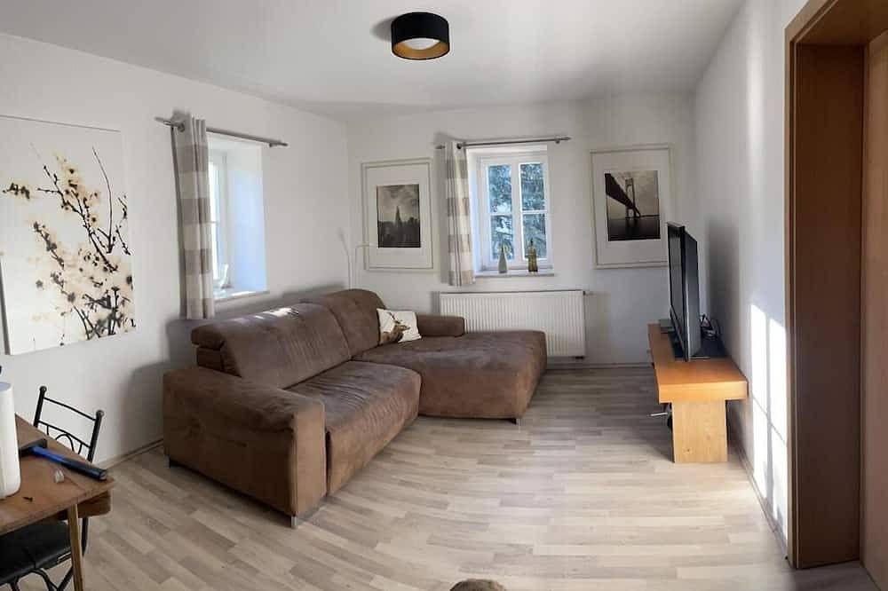 Ganze Wohnung, Eg Ferienwohnung vor den Toren Dresdens mit Terrasse und Garten in Bahretal, Elbsandsteingebirge