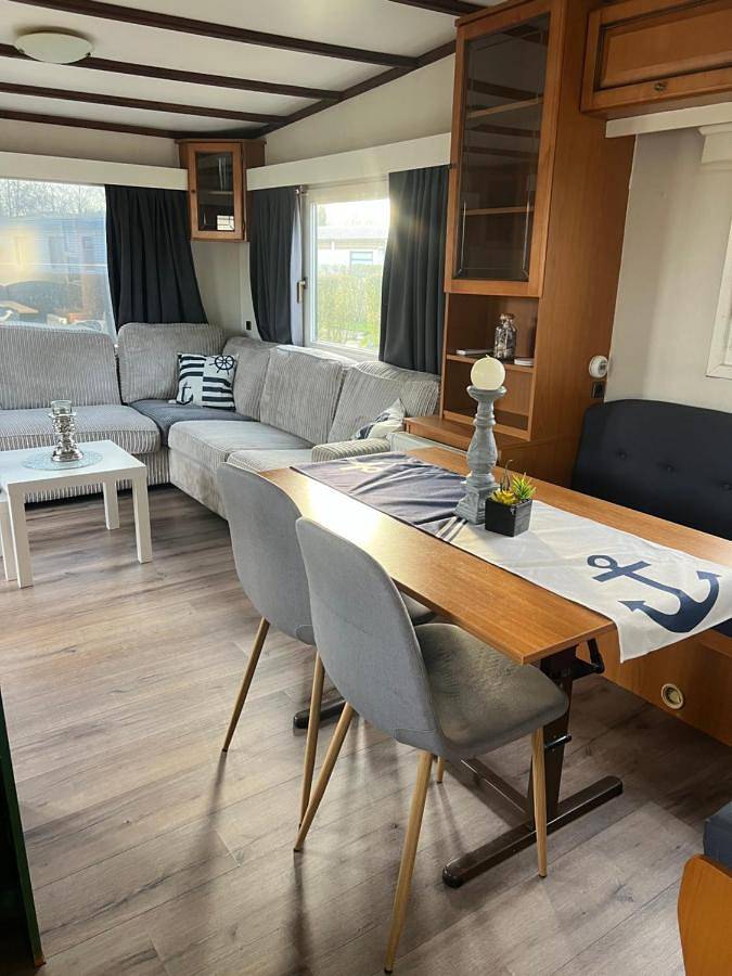 Bungalow für 4 Personen, mit Terrasse und Garten in Bruinisse