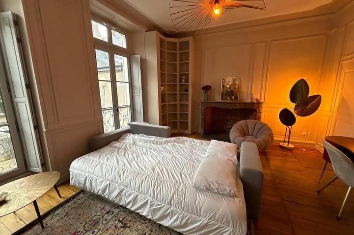 Ganze Wohnung, Le Bovary - Charming studio on the château side in Vendôme, Loire-Tal