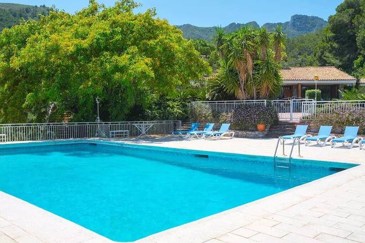 Location de vacances pour 32 personnes, avec terrasse, animaux acceptés à Favara